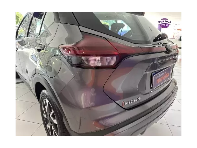 Nissan Kicks Cinza 1