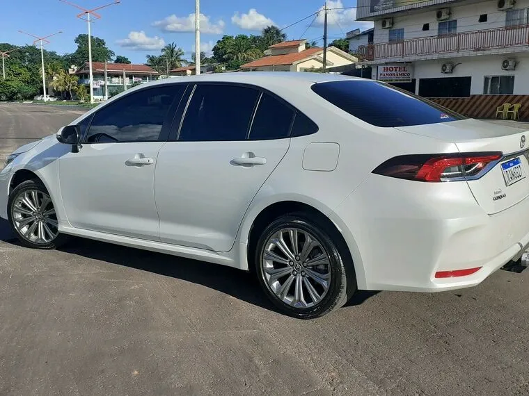 Toyota Corolla Branco 4