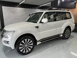Mitsubishi Pajero Full