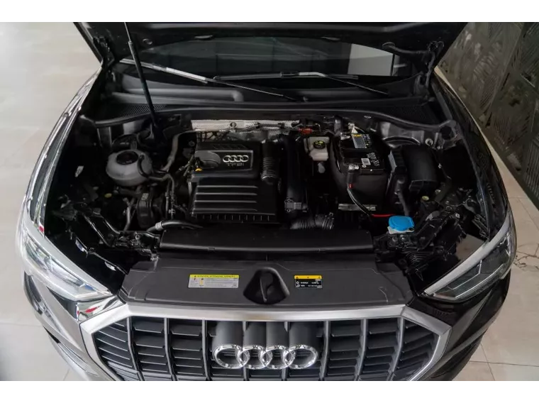 Audi Q3 Preto 16