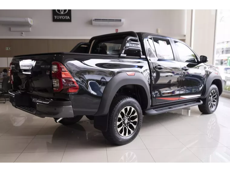 Toyota Hilux Preto 5