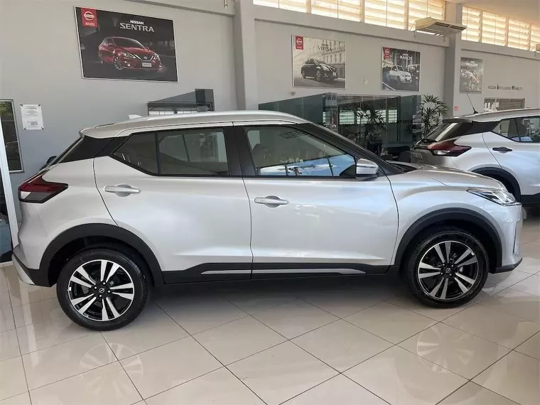 Nissan Kicks Prata 9