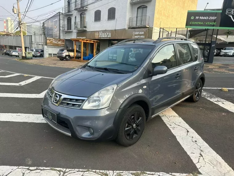 Nissan Livina Cinza 3