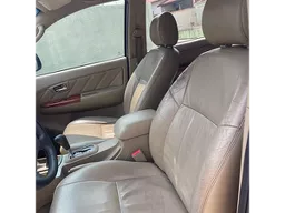 Toyota Hilux SW4