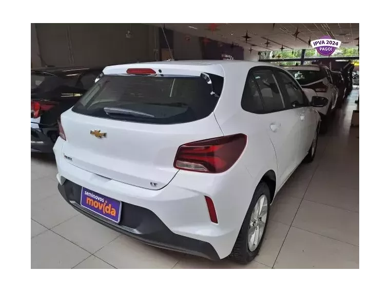 Chevrolet Onix Branco 2