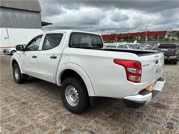 Mitsubishi L200 Triton Branco 5