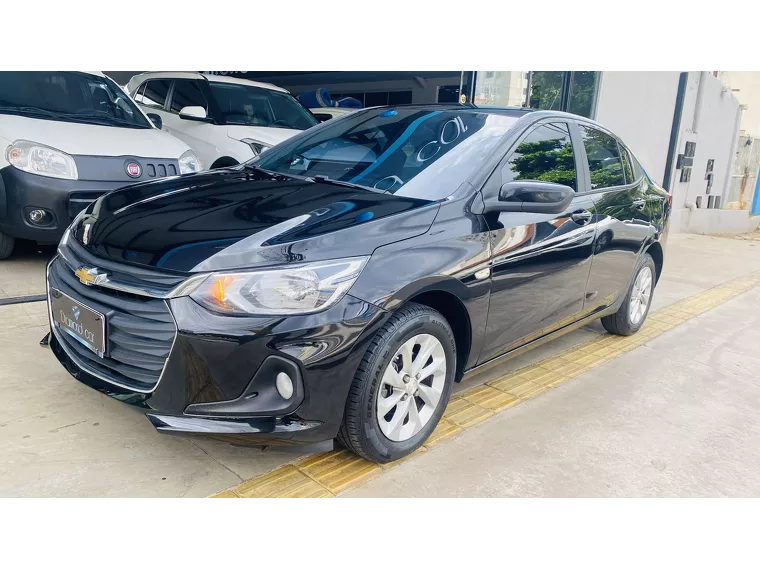 Chevrolet Onix Preto 9