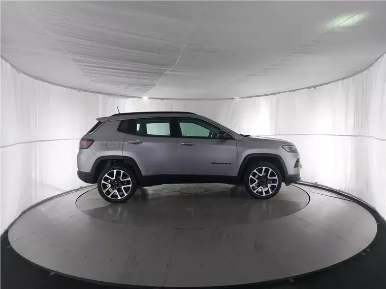 Jeep Compass Prata 17