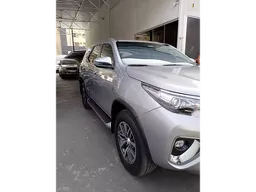 Toyota Hilux SW4