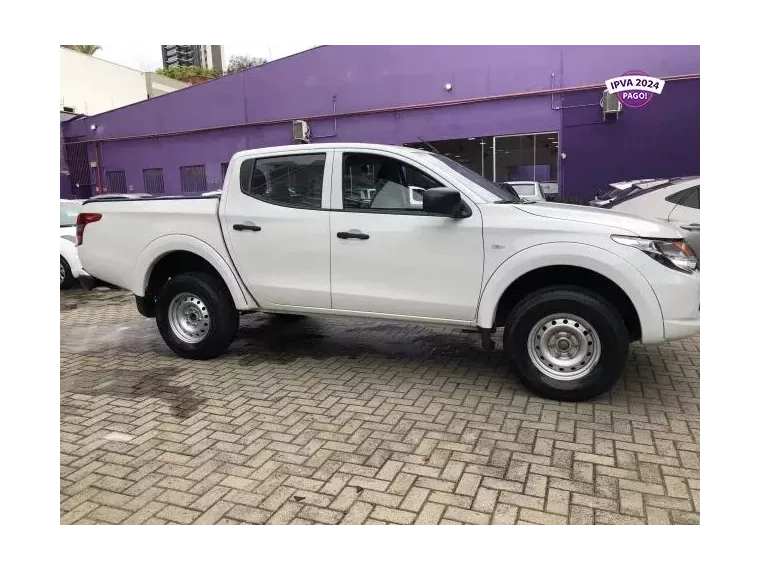 Mitsubishi L200 Branco 7