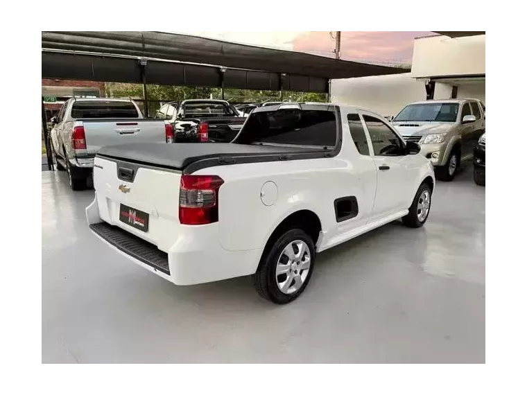 Chevrolet Montana Branco 8