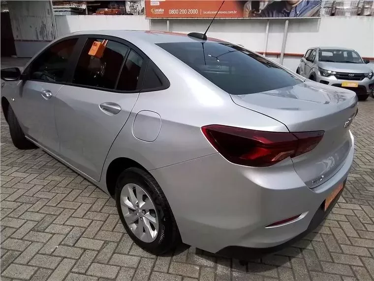 Chevrolet Onix Prata 10