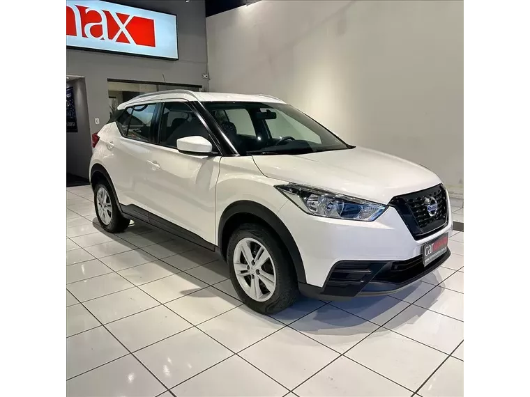 Nissan Kicks Branco 8