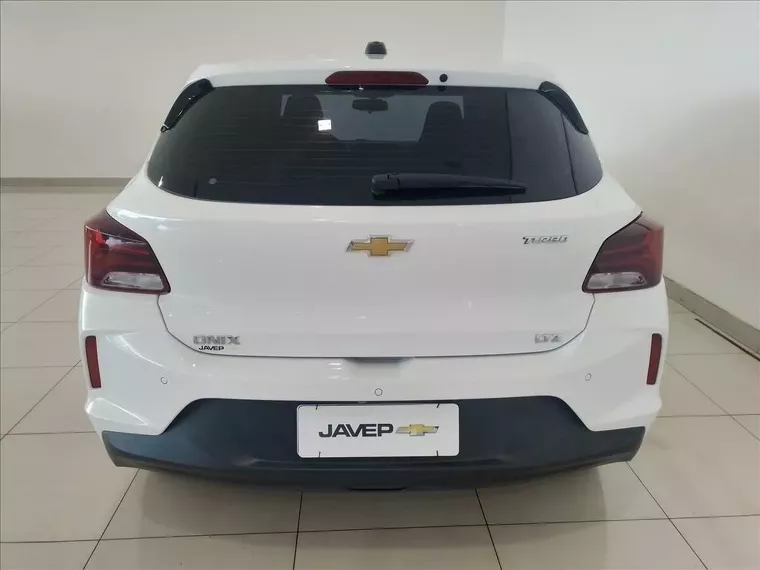 Chevrolet Onix Branco 2