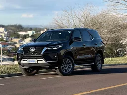 Toyota Hilux SW4