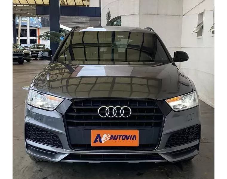 Audi Q3 Cinza 14