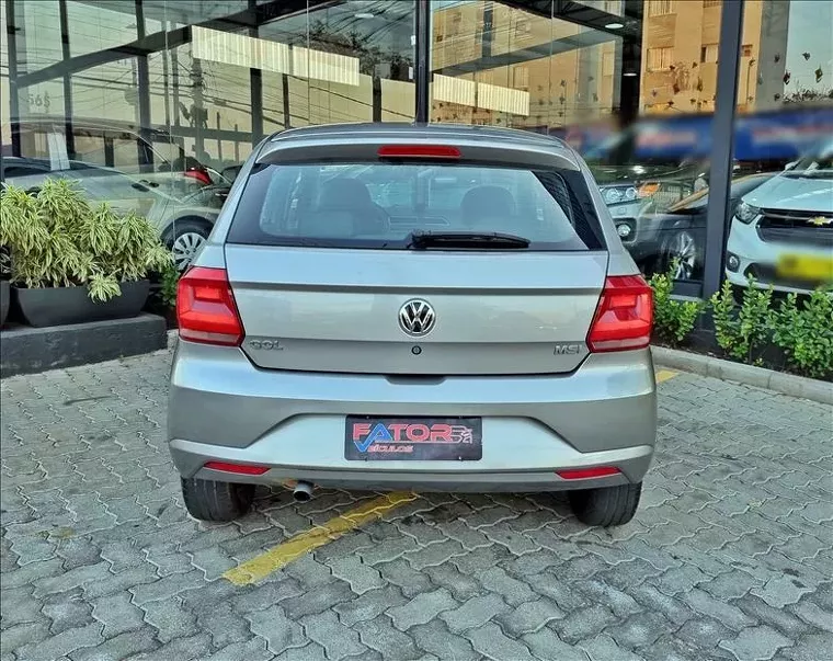 Volkswagen Gol Prata 8