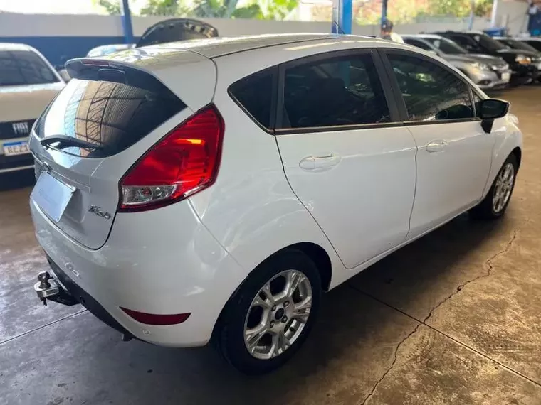 Ford Fiesta Branco 1