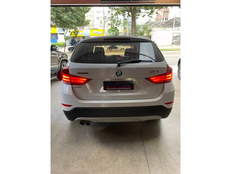 BMW X1 Branco 11