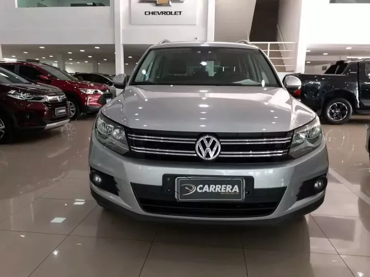 Volkswagen Tiguan Prata 20