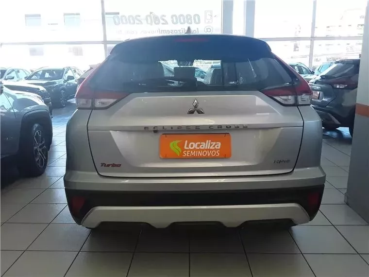 Mitsubishi Eclipse Cross Prata 4