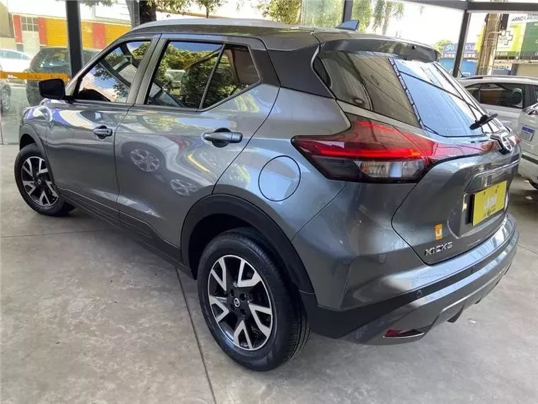 Nissan Kicks Cinza 8