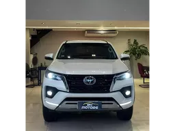 Toyota Hilux SW4