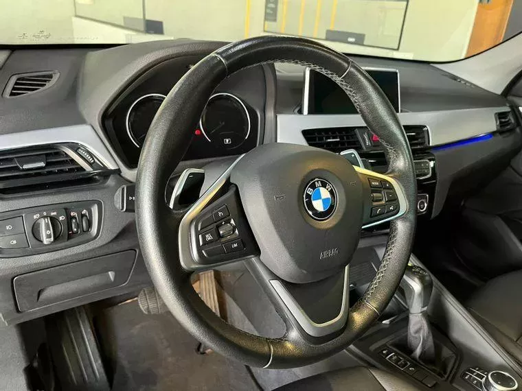 BMW X1 Cinza 15