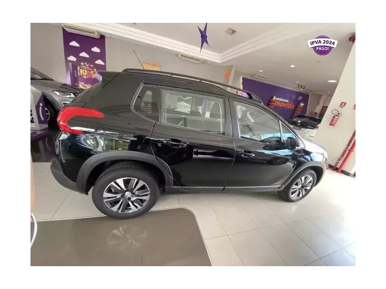 Peugeot 2008 Preto 4