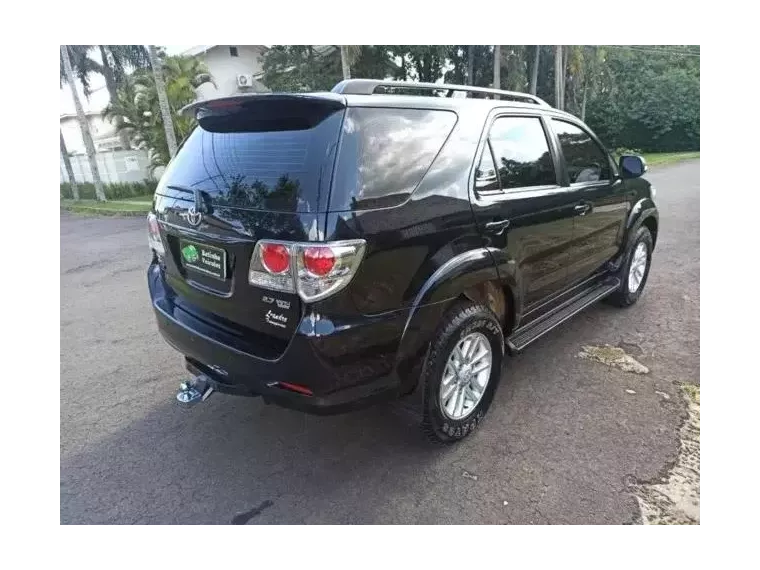 Toyota Hilux SW4 Preto 9