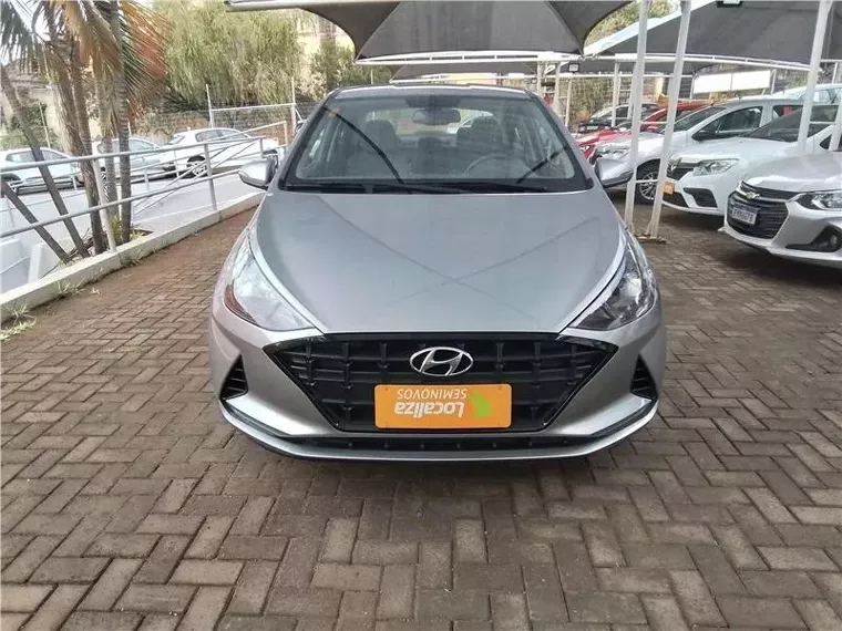 Hyundai HB20S Prata 4