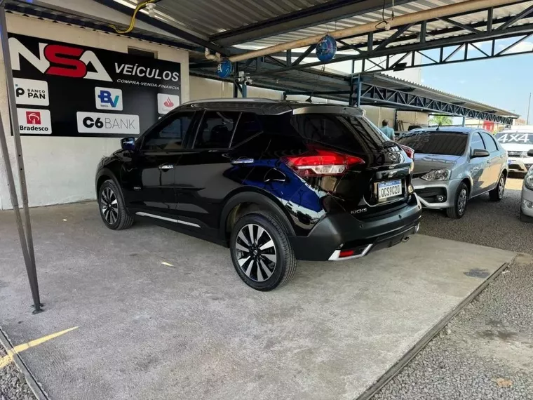 Nissan Kicks Preto 6