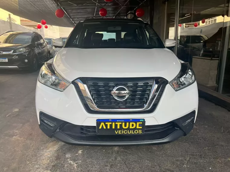 Nissan Kicks Branco 16