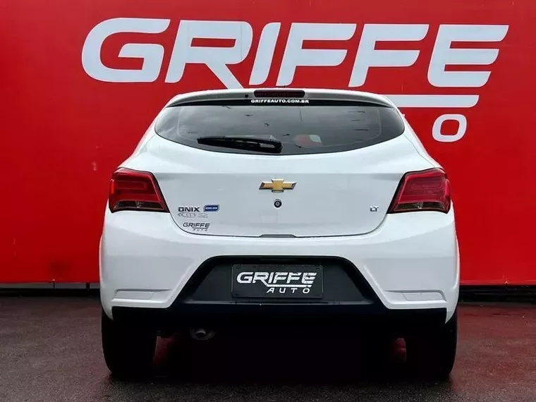 Chevrolet Onix Branco 2