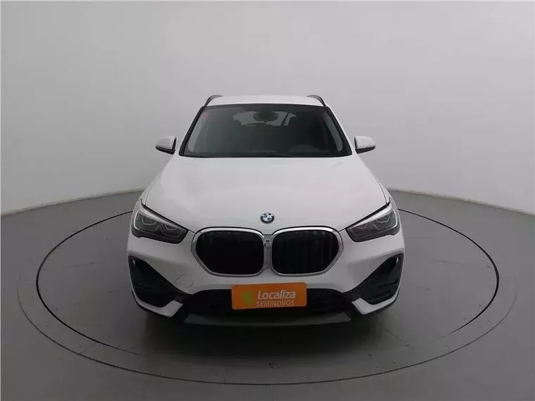 BMW X1 Branco 10