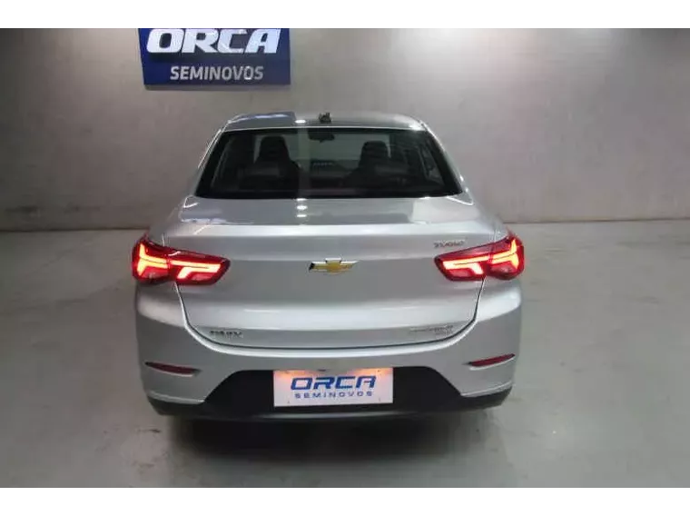 Chevrolet Onix Prata 12