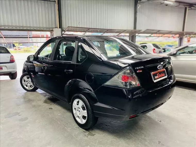 Ford Fiesta Preto 13