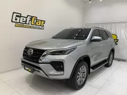 Toyota Hilux SW4