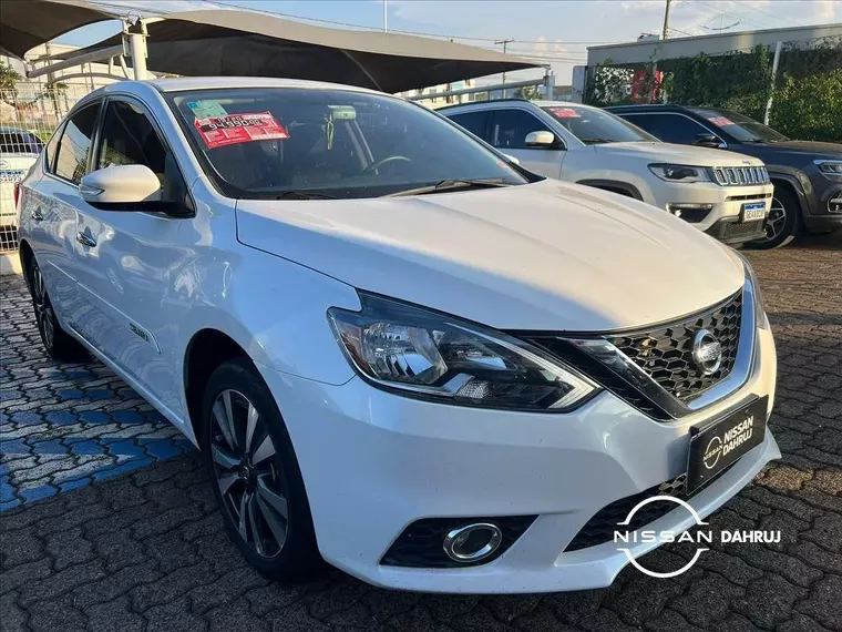 Nissan Sentra Branco 1