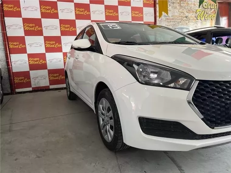 Hyundai HB20S Branco 2