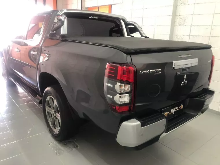 Mitsubishi L200 Triton Cinza 6