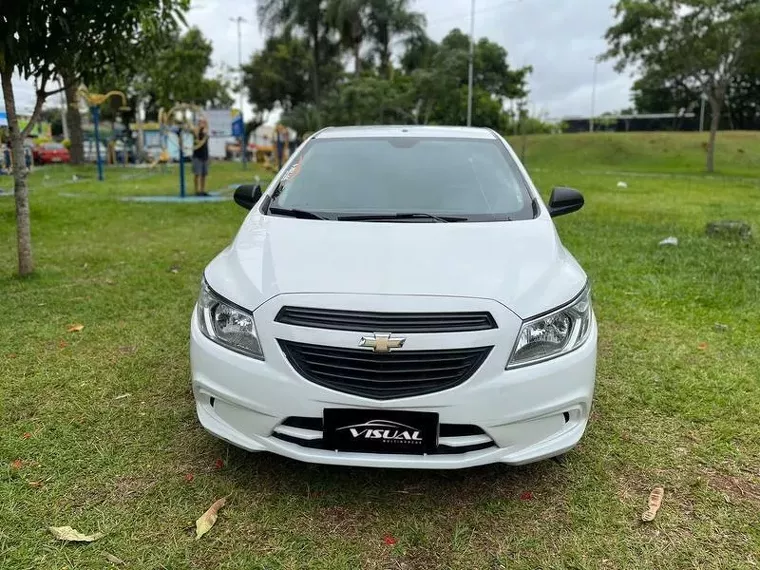 Chevrolet Onix Branco 2