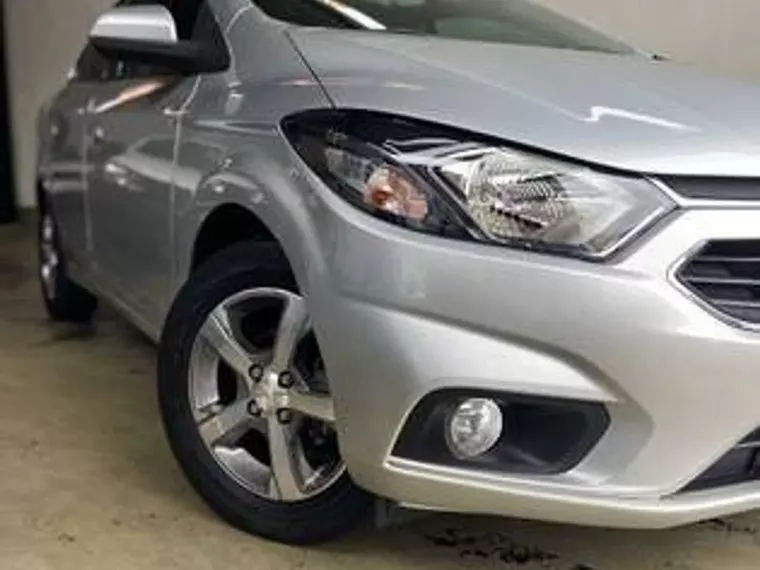 Chevrolet Prisma Prata 17