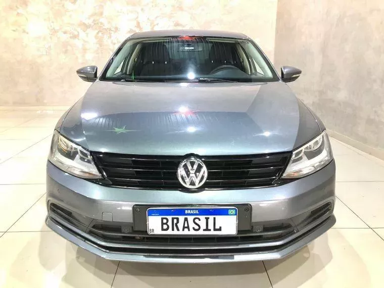 Volkswagen Jetta Cinza 2