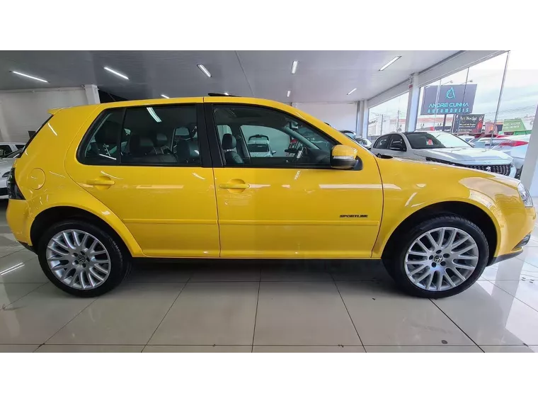 Volkswagen Golf Amarelo 19