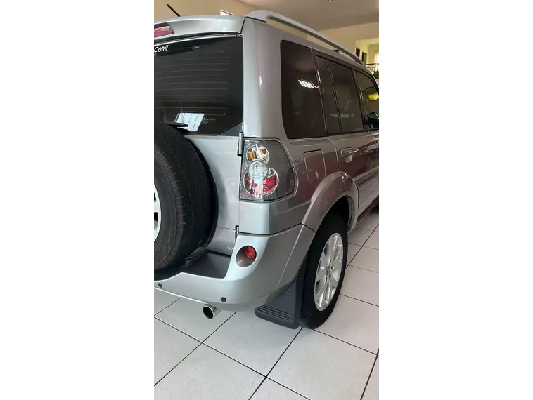 Mitsubishi Pajero Bronze 5