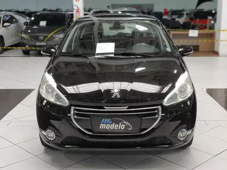 Peugeot 208 Preto 14