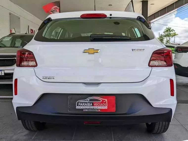 Chevrolet Onix Branco 7