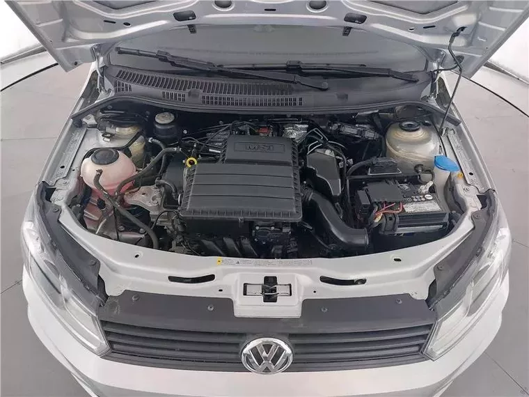 Volkswagen Voyage Prata 14