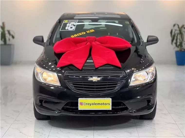 Chevrolet Onix Preto 2